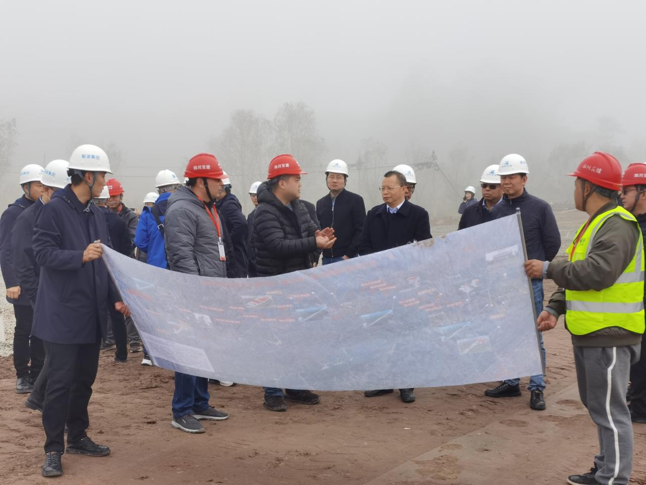 蜀道集团资深经理王世忠一行督导检查开梁高速（四川境）建设情况